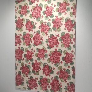 Longaberger 1 Geranium Fabric Placemat Reversible Greens Reds   Ivory